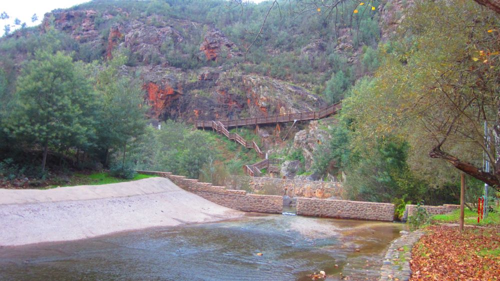 Flussbadestelle