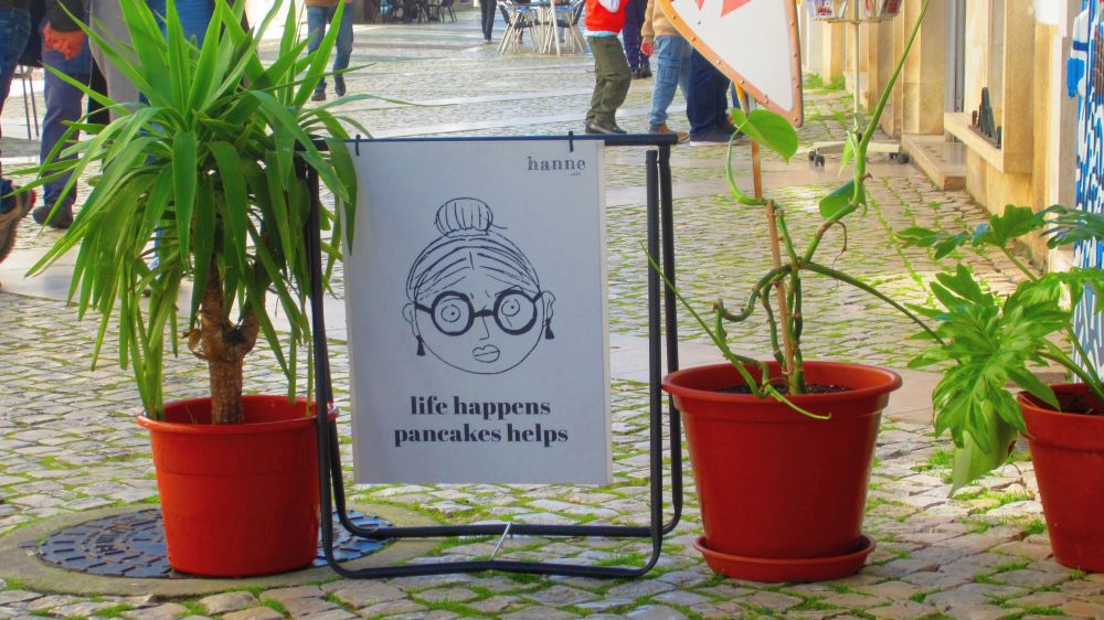 Schild Life happens