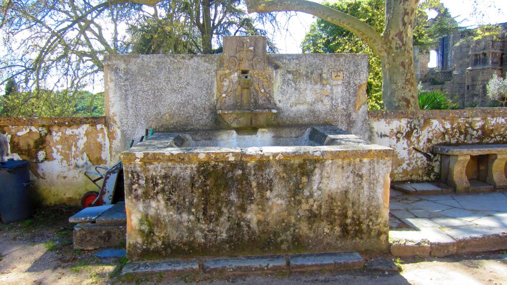 Brunnen