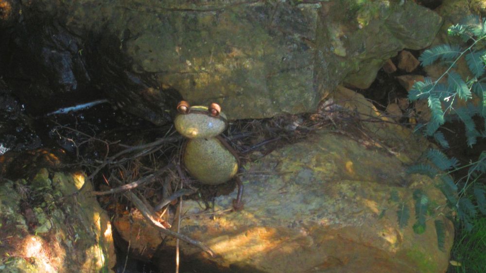Frosch-Skulptur
