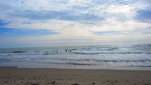 Strand_mit_Badenden