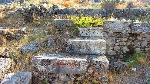Tlos_Treppe_zur_Burg